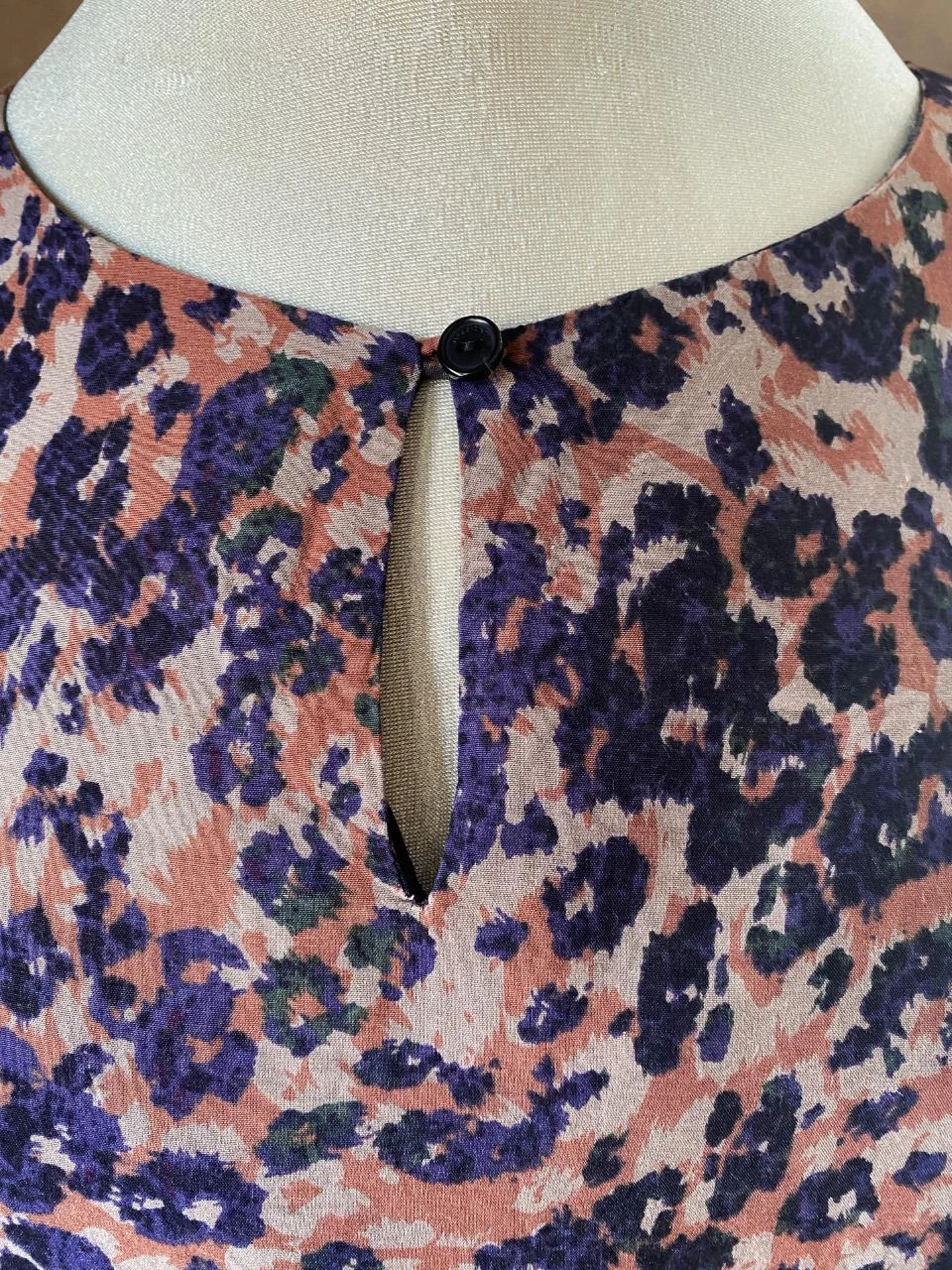 Vloeiende jurk Sud Express maat 40 roze & blauwe print – zijde & viscose, gedrukte schouders – photo 10
